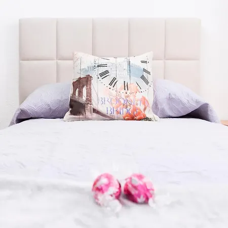 Home2book Cozy Near The In شقة *